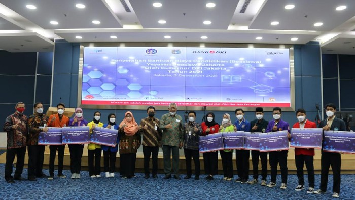 Ribuan Mahasiswa DKI Terima Beasiswa Bank DKI menyalurkan dana hibah Rp13,47 Miliar dari Pemerintah Provinsi DKI Jakarta. Bantuan tersebut dituju untuk beasiswa dan bantuan biaya pendidikan.