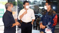 Jakarta Fashion Hub tak hanya menawarkan tempat untuk merancang konsep, mendesain produk fesyen hingga memanfaatkan berbagai fasilitas yang tersedia seperti area workshop, co-working space, studio foto serta kain siap beli. Dengan 3,900 anggota aktif, Jakarta Fashion Hub telah berkolaborasi dengan sedikitnya 50 brand/fashion designer dalam negeri dan menyelenggarakan fashion show, virtual shopping serta webinar seputar fesyen dan fesyen berkelanjutan.