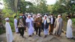 Sambangi Ponpes di Lombok, Menko PMK Disambut Ratusan Santri
