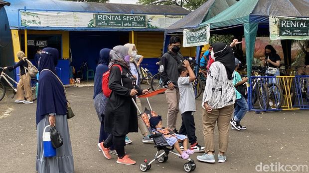 Suasana Sabtu pagi, 4 Desember 2021 di Taman Margasatwa Ragunan. (Annisa RF/detikcom)