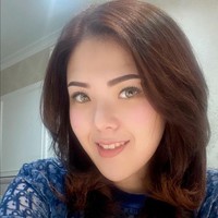 Tina Toon sendiri belum menanggapi komentar netizen terkait dugaan operasi plastik.Foto: Instagram/@tinatoon101