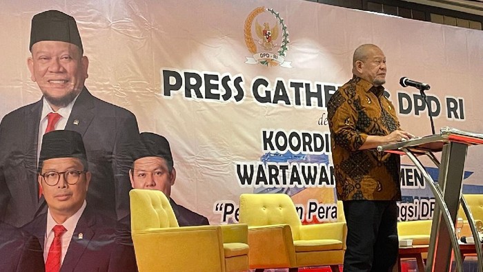 Upaya Perkuat DPD lewat Amandemen Konstitusi Ketua DPD AA LaNyalla Mahmud Mattalitti menegaskan peran dan posisi DPD RI perlu diperkuat.