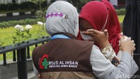 Rasa harus menyelimuti ketika Maruf yang didampingi Gubernur Jabar Ridwan Kamil menyampaikan rasa duka dan apresiasi atas perjuangan para pahlawan.