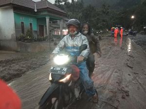 6 Penyakit Dampak Erupsi Gunung Semeru Menurut Dokter Paru