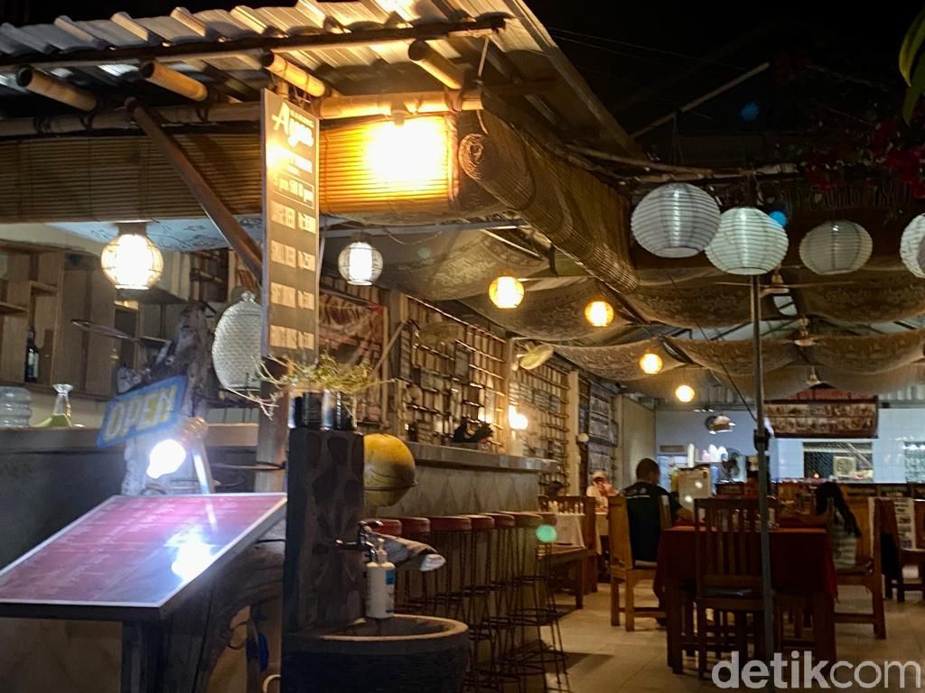 Cicip Sate Lilit dan Pepes Tuna yang Lembut Berempah di Warung Ayu Lovina