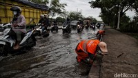 Diimbau waspada adanya fenomena pasang maksimum air laut pada tanggal 2-9 Desember 2021.