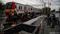 Perlu diketahui Stasiun Meteorologi Maritim Klas I Tanjung Priok Jakarta memberikan peringatan dini kepada masyarakat yang tinggal di sekitar pesisir Jakarta Utara agar mewas