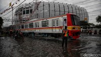 Masyarakat pun diimbau untuk selalu waspada dan siaga dalam mengantisipasi dampak dari pasang maksimum air laut, serta memperhatikan update informasi cuaca maritim dari BMKG.