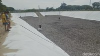 TPA tersebut sudah menggunakan sistem sanitary landfill bukan lagi dengan sistem lama open dumping.
