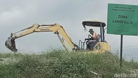 Di TPA tersebut sampah yang produksinya mencapai sekitar 160 ton per hari ditangani. TPA berada jauh dari permukiman penduduk.