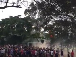 Ricuh Gegara Sepak Bola Tarkam di Sukabumi Berujung Motor-Mobil Dirusak