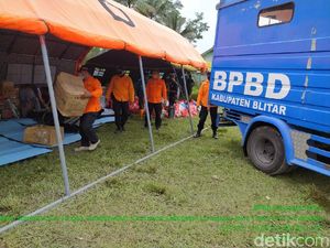 40 Ribu Masker dan Ratusan Matras Dikirim ke Pengungsi Semeru