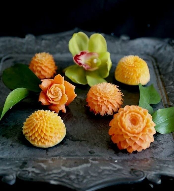 Cantiknya Buah dan Sayuran yang Diukir Jadi Bunga hingga Ikan Koi Cantiknya Buah dan Sayuran yang Diukir Jadi Bunga hingga Ikan Koi