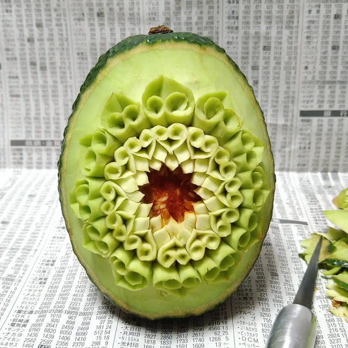 Cantiknya Buah dan Sayuran yang Diukir Jadi Bunga hingga Ikan Koi Cantiknya Buah dan Sayuran yang Diukir Jadi Bunga hingga Ikan Koi