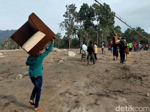 Saat Warga Panik dan Berhamburan Mengira Semeru Erupsi Lagi
