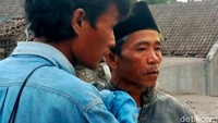 Wakil Bupati Lumajang, Indah Amperawati Masdar menyebut 1 orang meninggal di kawasan Curah Kobokan. 41 Korban mengalami luka bakar lahar panas, 2 di antaranya ibu hamil yang mengandung usia 8 dan 9 bulan. Mereka dirawat di Puskesmas dan RS untuk perawatan intensif. Rata-rata korban mengalami luka bakar di wajah, tangan, kaki hingga sekujur tubuhnya.