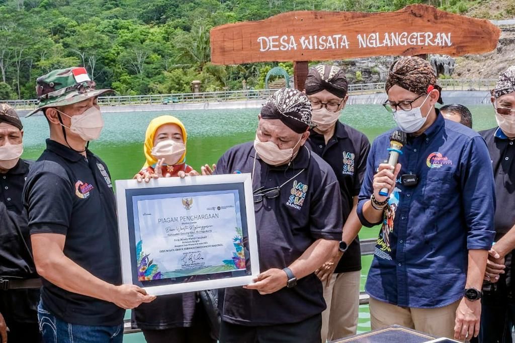 Desa Wisata Nglanggeran Desa Wisata Nglanggeran, Daerah Istimewa Yogyakarta, terpilih sebagai Best Tourism Village 2021 dari Organisasi Pariwisata Dunia di bawah Perserikatan Bangsa-Bangsa (UNWTO).