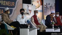 Deputi Bidang Ekonomi Digital dan Produk kreatif Muhammad Neil El Himam menambahkan, sejak di launching di bulan September lalu sudah ada 500 santri lebih yang terdaftar. Dengan pelatihan selama dua bulan dari bulan Oktober hingga November, para santri yang tergabung sebagai peserta Santri Digitalpreneur Indonesia telah selesai menjalani program pelatihan yang telah dilakukan sebanyak 24 kali pertemuan. “Jadi ada tiga jenis pelatihan, yaitu Animasi dua dimensi, Animasi tiga dimensi dan pelatihan Creative Audio Production. 