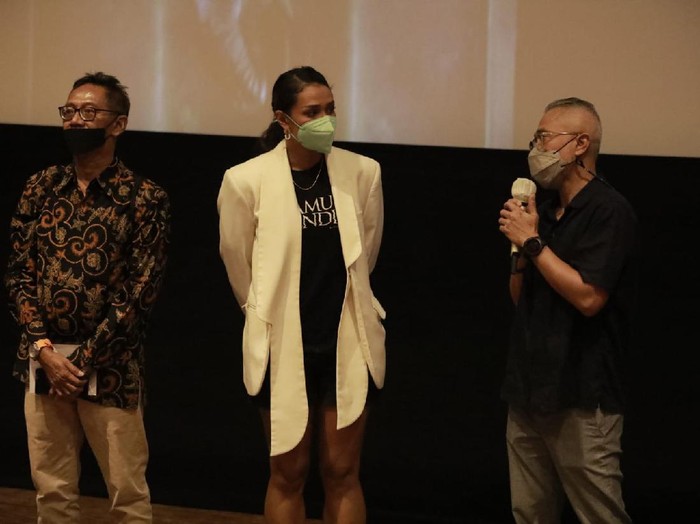 Adinia Wirasti dan Lukman Sardi menghadiri diputarnya film Kamu Tidak Sendiri di JAFF 2021.
