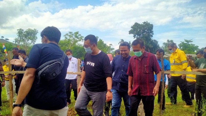 Gubernur Nusa Tenggara Barat (NTB), Zulkieflimansyah saat berkunjung ke Dompu (Foto: Faruk/detikcom)