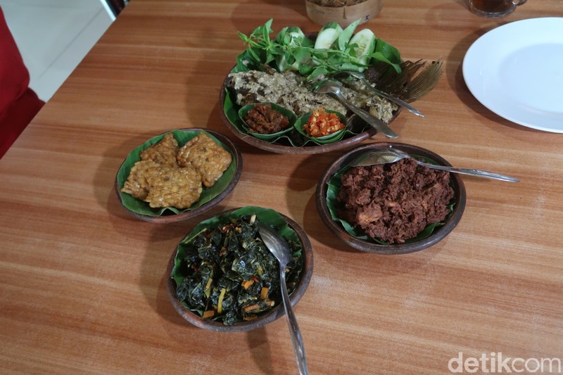 Gurih Sedap Ingkung Gurame, Menu Ingkung Unik dan Favorit di Bantul