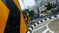 Petugas penjaga pintu keluar parkir MOI mengatakan U-turn tersebut baru ditutup. Pasalnya, kemarin masih dibuka.
