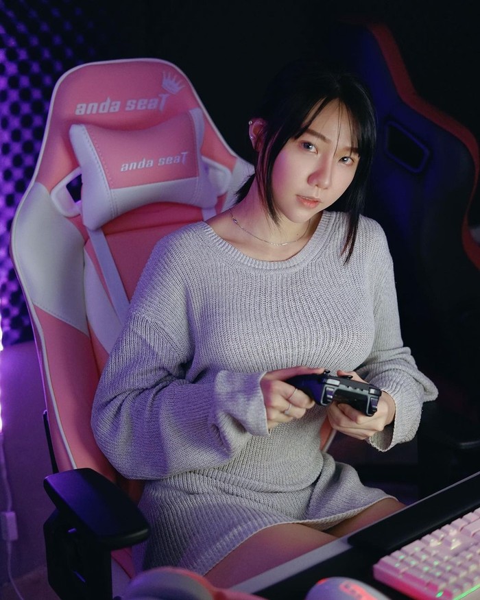 Jena Dammaya Jena Dammaya, Gamer Cantik