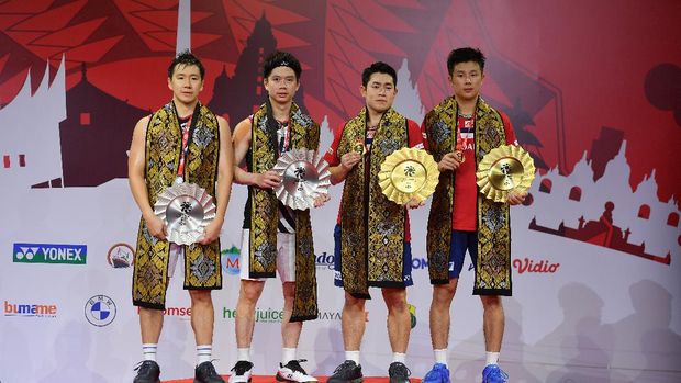 Kevin/Marcus, Hoki/Kobayashi, BWF World Tour Finals 2021 MD Players name:Takuro HOKI-Yugo KOBAYASHI (JPN)Credit Photo : HUMAS PP PBSIOrder of Play Sunday, 5 Desember 2021 / SemifinalsResult :https://www.tournamentsoftware.comorhttps://bwfworldtour.bwfbadminton.com