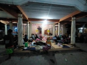 Tenda Pengungsian Korban Erupsi Gunung Semeru Akan Disentralkan