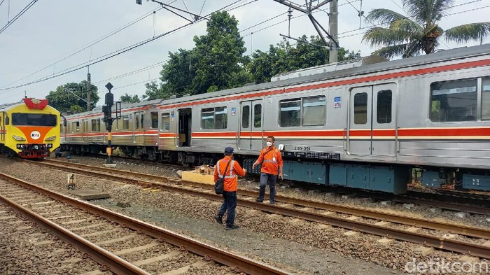 KRL Anjlok KRL Anjlok