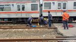 Penampakan KRL Anjlok di Dekat Stasiun Sudimara