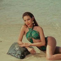 Orangtuanya bercerai ketika ia baru berusia empat tahun. Ia pun dibesarkan oleh bibinya. sejak kecil, ia punya ketertarikan di bidang musik dan menari. Foto: dok. Instagram