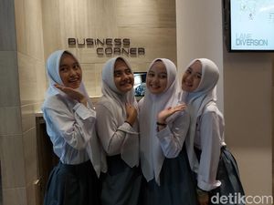 Putih Abu Abu Pengin Banget Kolaborasi Bareng Melly Goeslaw