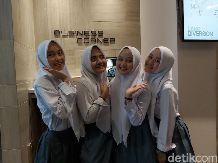 putih abu abu