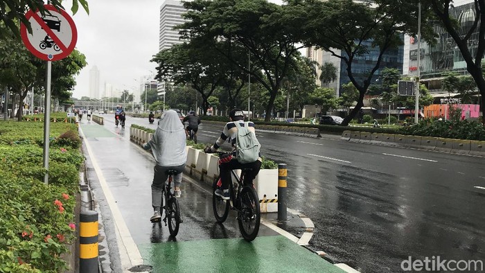 Suasana kawasan Sudirman, Jakarta pagi ini (Firda Cynthia Anggrainy Al Djokya/detikcom)