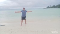 Bermain di pasir timbul