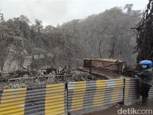 Respons Cepat Erupsi Semeru, PUPR Kerahkan Tim dan Alat Berat ke Lumajang