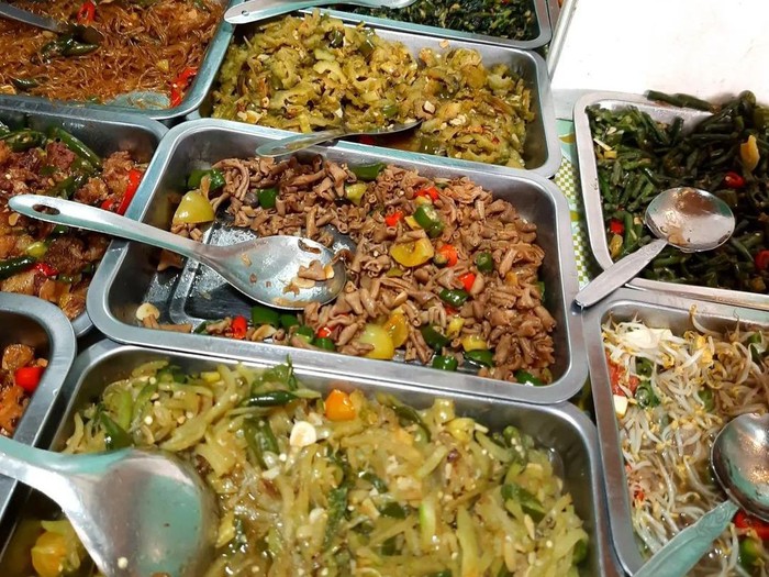 Warung Makan Bue Spoed Legendaris Berusia 1 Abad