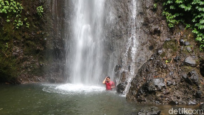 Wisata alam air terjun Montel di Colo, Kecamatan Dawe, Kudus, Sabtu (27/11/2021) Wisata alam air terjun Montel di Colo, Kecamatan Dawe, Kudus, Sabtu (27/11/2021)