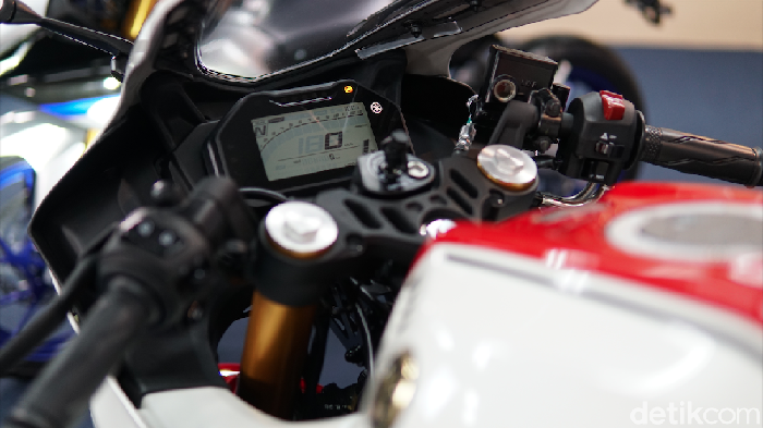 Yamaha All New R15M Connected-ABS World GP 60th Anniversary Livery