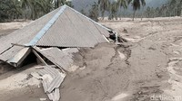 Sementara itu, diketahui, sebanyak 13 orang dilaporkan meninggal dunia imbas erupsi Semeru. Puluhan orang pun dilaporkan terluka dan tengah mendapatkan perawatan di puskesmas maupun rumah sakit.