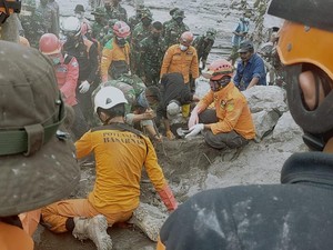 Tim SAR Gabungan Dibagi 3 Regu untuk Cari Korban Erupsi Gunung Semeru