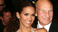 Halle Berry menyebut pengalamannya sebagai X-Men sangat berharga karena bisa berakting dengan Patrick Stewart dan Hugh Jackman. Saking lamanya proyek X-Men berjalan, mereka sudah seperti keluarga. (Foto: Getty Images/Koichi Kamoshida)
