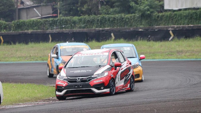 Avila Bahar-Alvin Bahar, bapak-anak pebalap Honda Racing Indonesia di ISSOM 2021