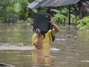 Curah Hujan Tinggi 10 Hari, 6 Wilayah di NTB Waspada