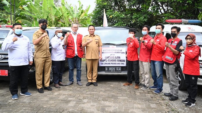Bupati Kebumen Kirim Tim Relawan PMI dan Bantuan untuk Korban Erupsi Semeru