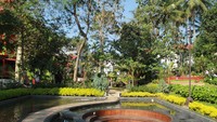 Chevilly Resort ini menjadi buruan wisatawan semenjak foto-fotonya viral di media sosial. Suasana alam di tempat ini tentu sangat nyaman, hawanya sejuk serta memiliki pemandangan alam yang sangat menawan. Foto: Instagram @frameofjndrl