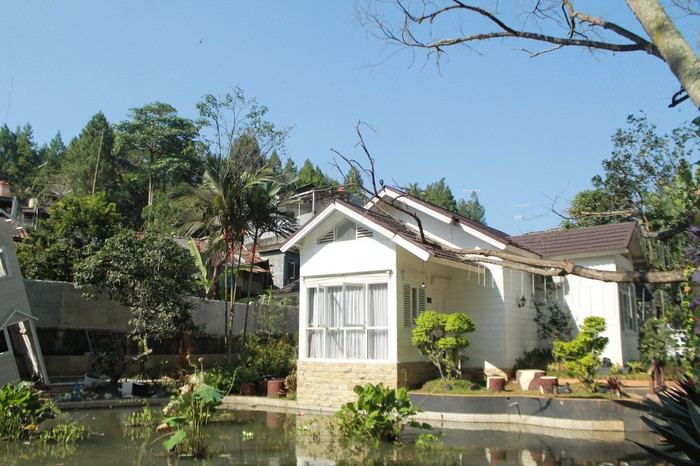 Chevilly Resort and Camp