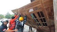 Dua rumah warga yang hanyut masing-masing atas nama Laufe dan Tisman. Selain itu, satu rumah warga dibongkar karena mengalami rusak parah (dok Istimewa)
