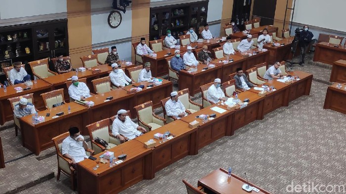 Forum Ahli Sunnah Wal Jamaah rapat dengar pendapat umum dengan Komisi III DPR (Alfons/detikcom).
